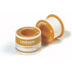 Leukopor Mutua Cerotto su Rocchetto per Pelli Sensibili 5 x 2,5 cm