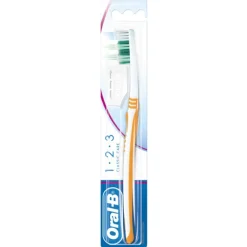 Oral-B Classic Care Spazzolino Manuale 40 Medio